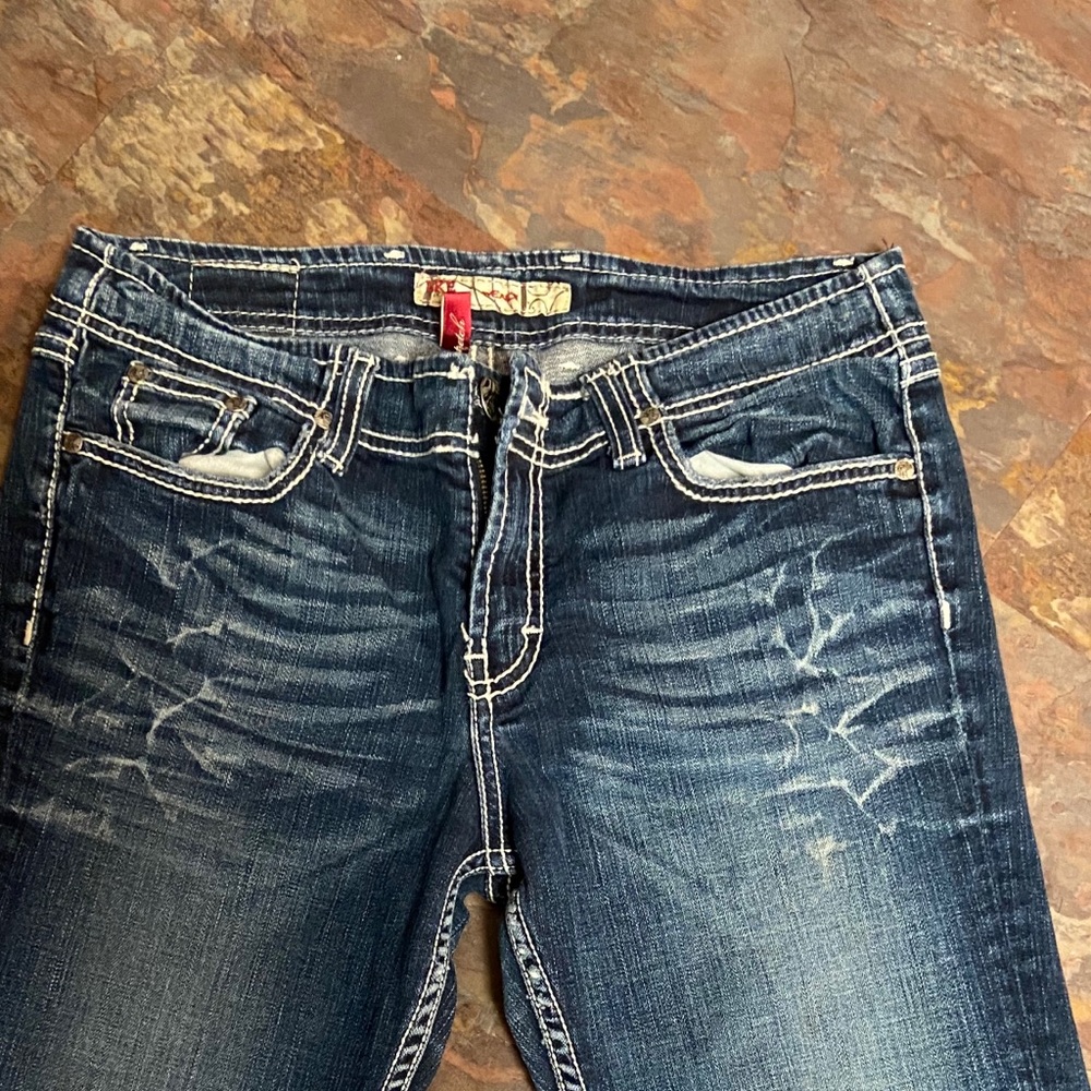 Final Price  ~ $. 20     Buckle jeans 29x 31 1/2
